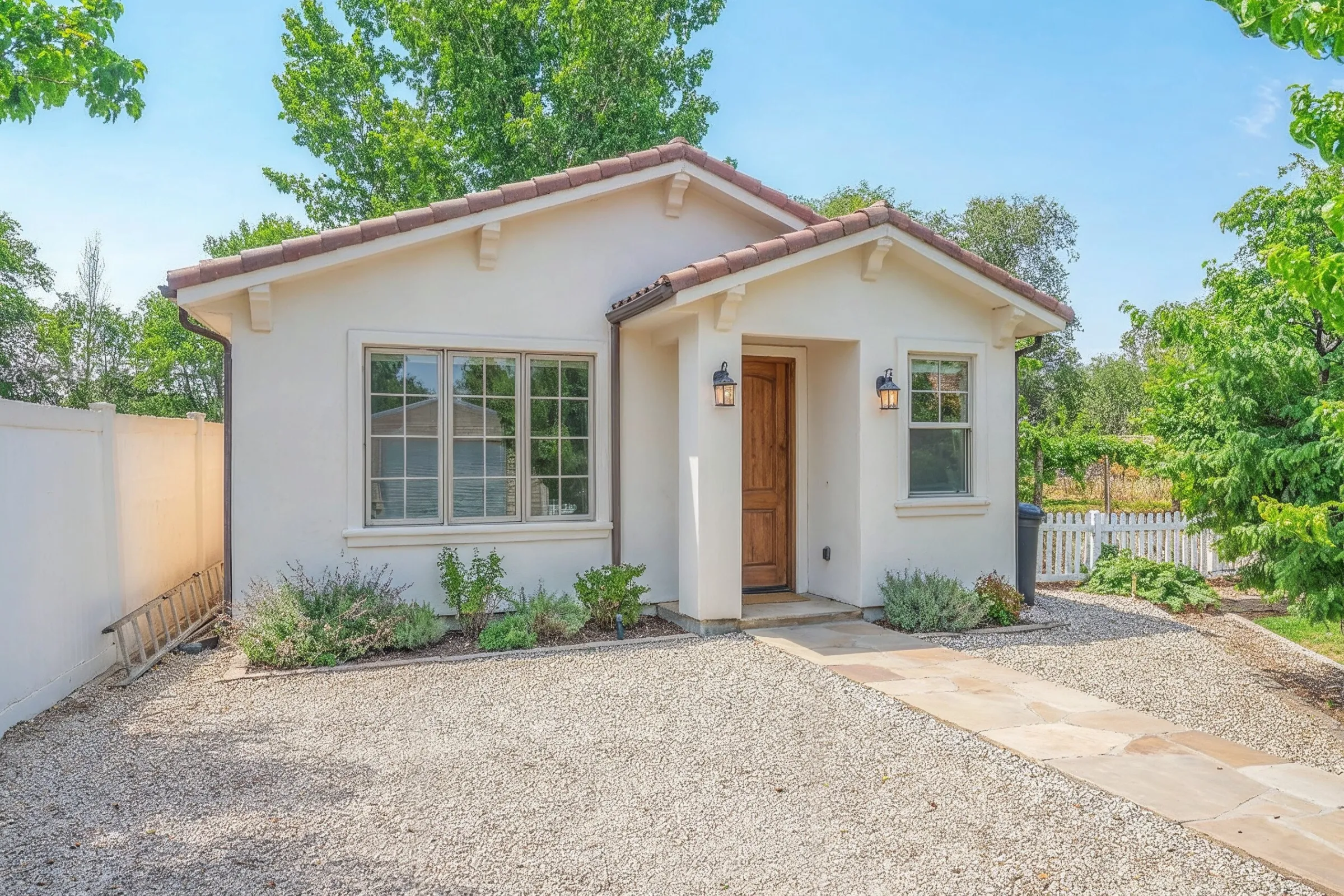 Small detached ADU guest house in Los Angeles with front entrance and clean modern exterior design